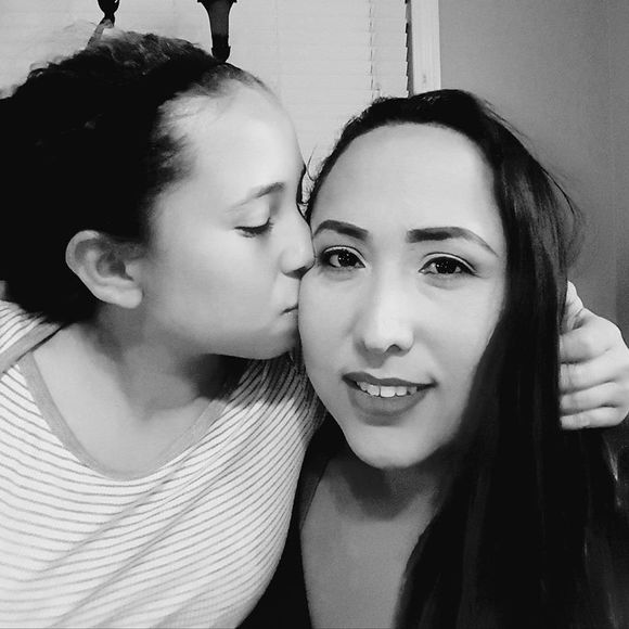 Meet your Posher, Paola - Picture 1 of 1